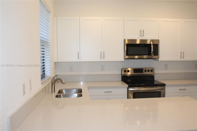 Building Photo - 333 NE 208th Terrace