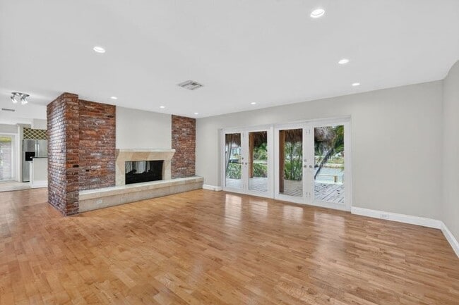 Foto del edificio - 2213 NE 16th St