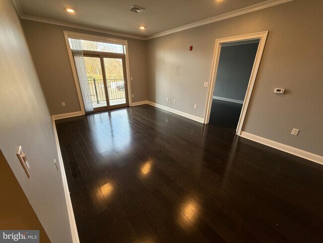 Foto del edificio - 200 N Sycamore St