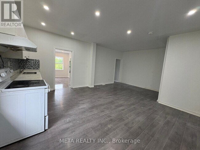 Building Photo - 35-35 Duncombe Blvd