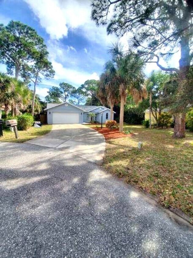 Primary Photo - Pending - Nokomis, FL 3BR/2BA/2CG SFH in L...