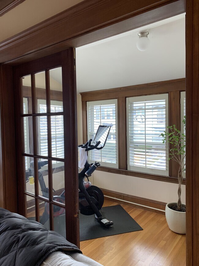 Foto del edificio - 48-50-50 Carver Rd E