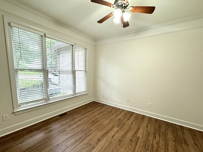 Foto del edificio - 125 Witheridge Dr