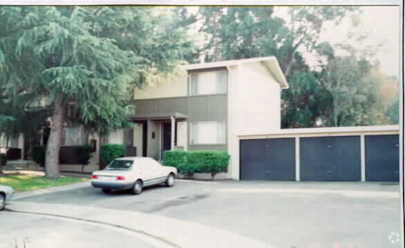 Foto del edificio - 10 Alan Ct