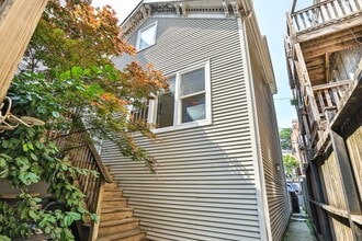 Building Photo - 1918 W Crystal St