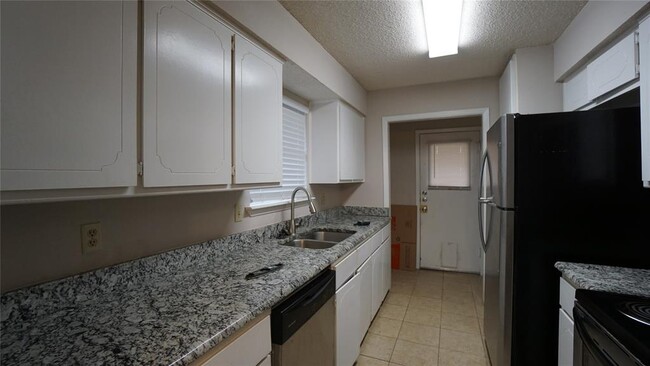 Building Photo - 116 S Pipeline Rd W