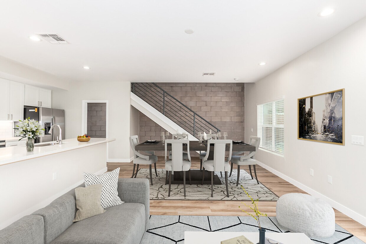 Foto principal - 3350 E Pinchot Ave