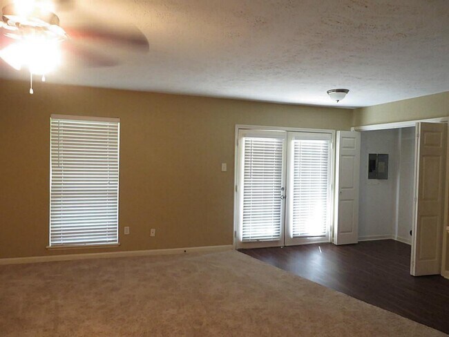 Building Photo - 6802 Glenstein Dr