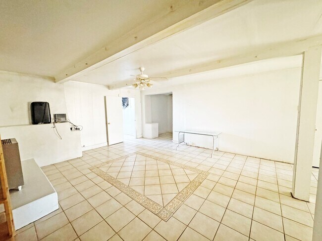 Foto del edificio - 504 E Ave East