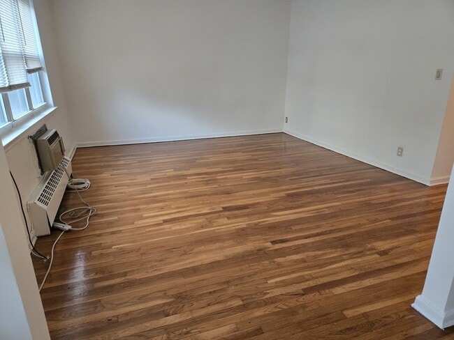 Building Photo - 2408 28th St