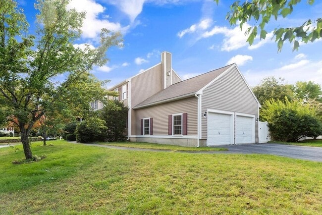 Building Photo - 12 Rose Farm Ln
