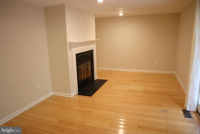Building Photo - 1329 Crockett Ln