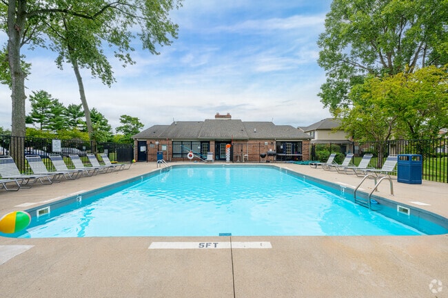 Pool - The Reserve at Franklin Glenn I LP