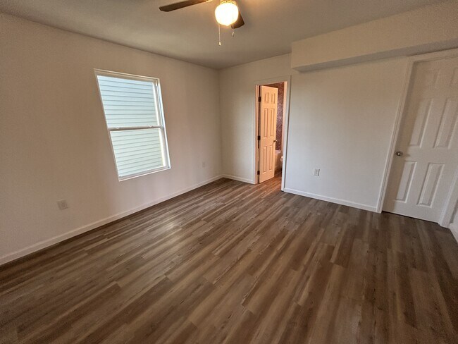 Foto del edificio - 3318 Broadway St