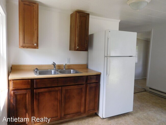 Foto del edificio - 2 br, 1 bath House - 17 Beech St.