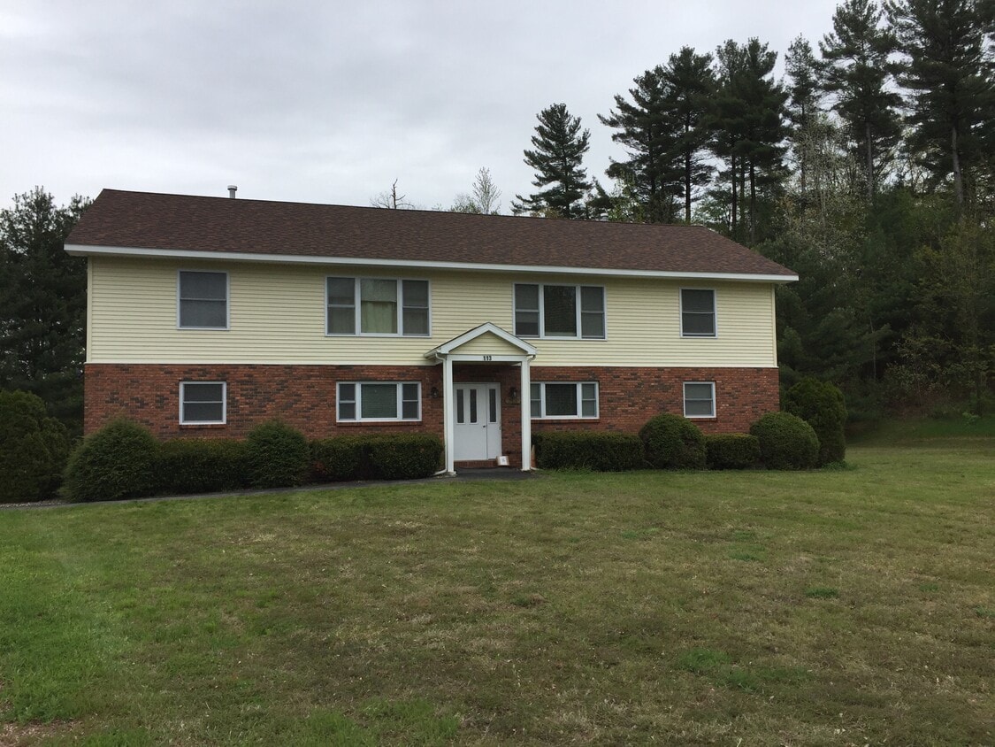 113 Stone Ridge Ct Unit 113 Stoneridge Guilderlan, Altamont, NY 12009