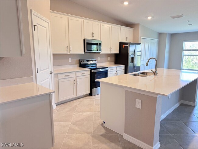 Foto del edificio - 14231 Heritage Landing Blvd