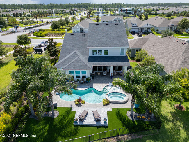 Building Photo - 10816 Aventura Dr