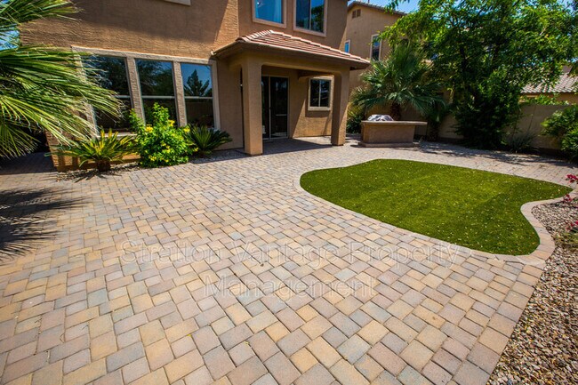 Building Photo - 4035 E Bellerive Dr