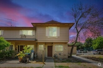 Building Photo - 985 Bellhurst Ave