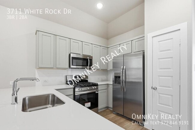 Building Photo - 3711 White Rock Dr