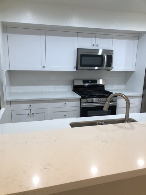 Foto principal - 11516 Moorpark St