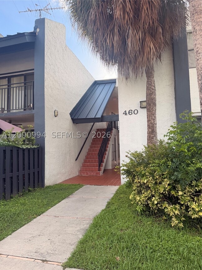 Building Photo - 460 W Park Dr