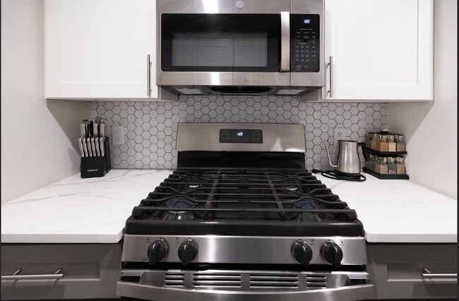 Building Photo - 1661-1663 Washington St. Unit 102