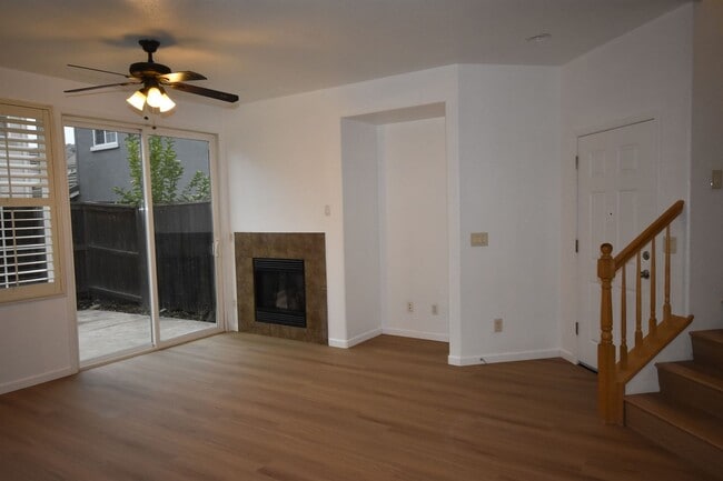 Building Photo - 8415 Oliva Rd