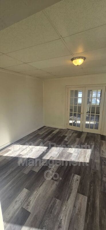 Building Photo - 154 Garibaldi Ave