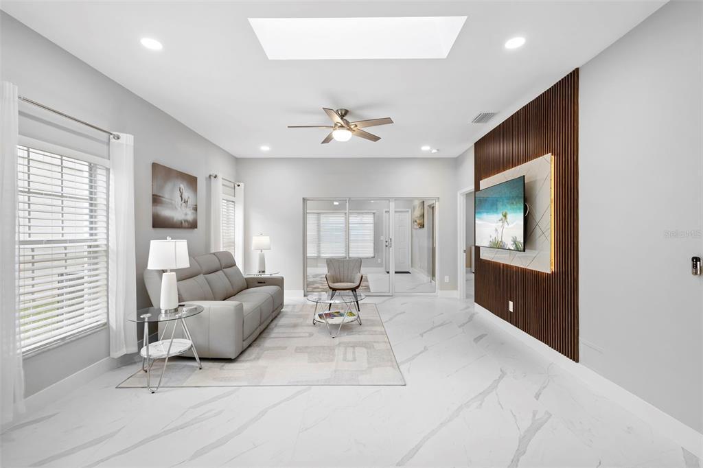 Foto principal - 5730 Parkview Lake Dr