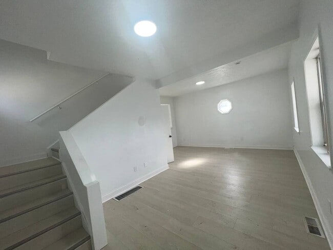 Foto del edificio - 121 Monroe St