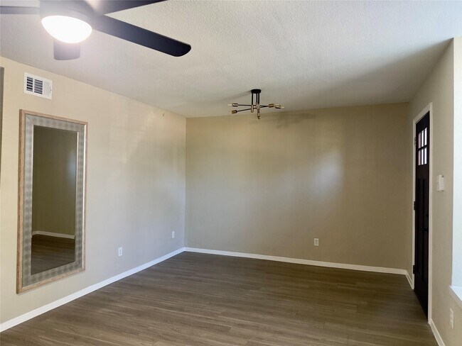 Foto del edificio - 10168 Beekman Pl Dr