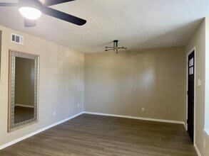 Building Photo - 10168 Beekman Pl Dr