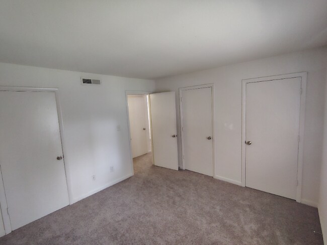 Foto del edificio - 600 Reusens Rd