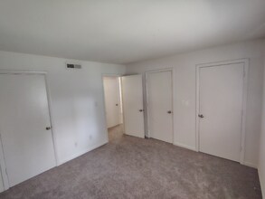 Building Photo - 600 Reusens Rd