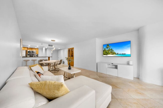 Foto del edificio - 1717 N Bayshore Dr