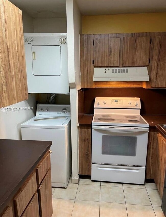 Building Photo - 440 E 23rd St