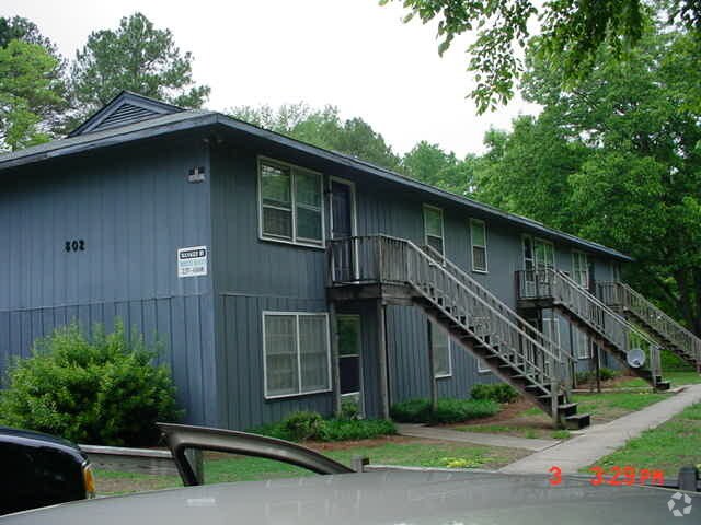 Building Photo - 802 Woodard St