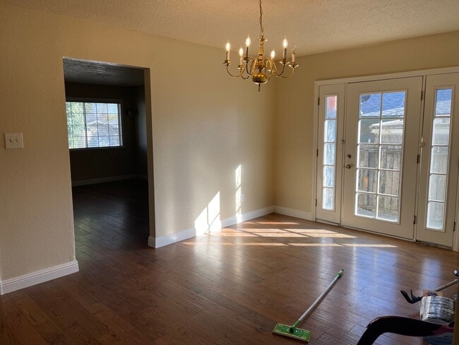 Building Photo - Clean 3 Bedroom 1 Bath 1050 sqft., Carmich...