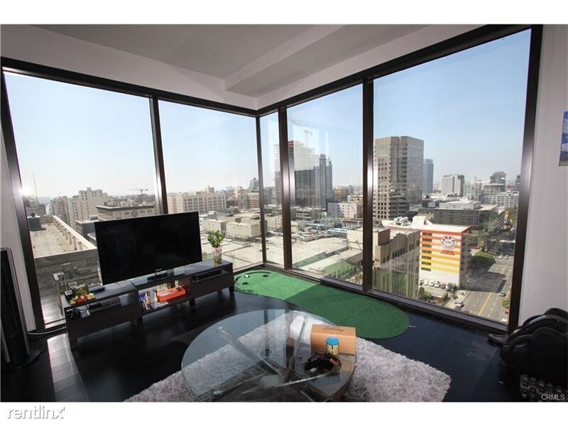 Foto principal - 655 S Hope St