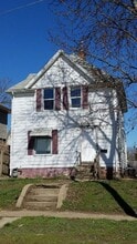 Building Photo - 1122 W 5th St