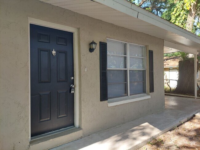Building Photo - Beautiful 2 Bedroom, 1 Bathroom House in L...