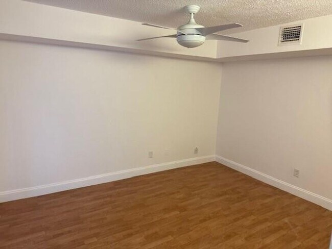 Foto del edificio - 1210 SW 118th Terrace