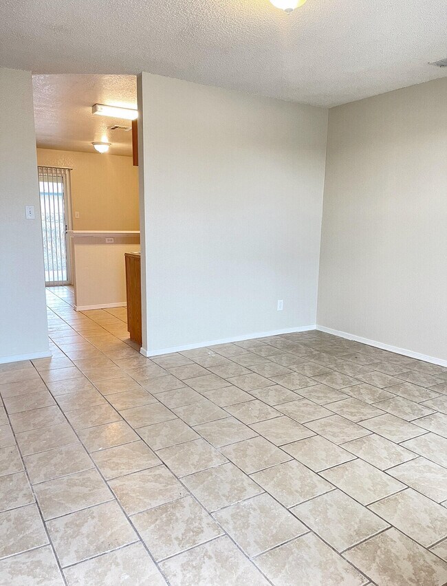 Foto del edificio - 4024 Moonlight Ave