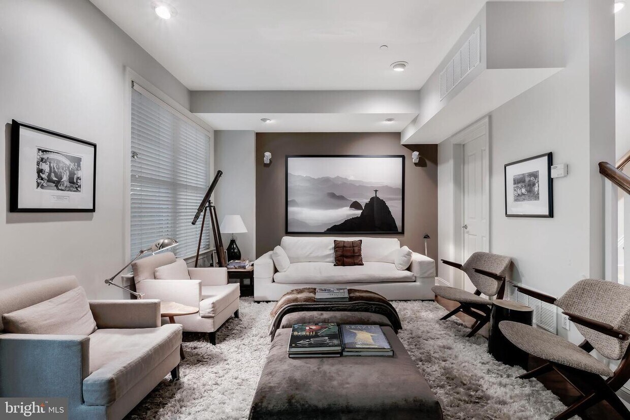 Foto principal - 235 Gaskill St