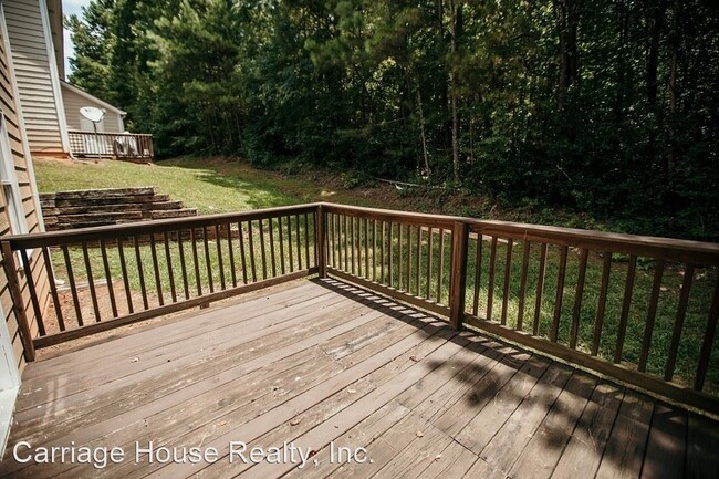 Building Photo - 3 br, 2.5 bath Apartment - 210 Whitehall Road
