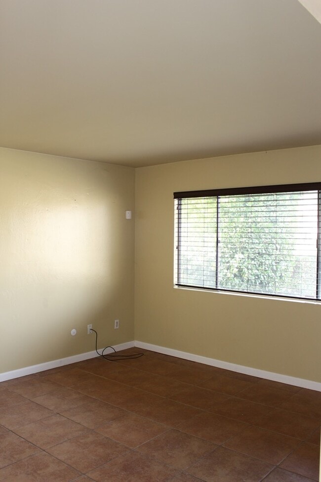 Building Photo - 6509 Kearsarge Way