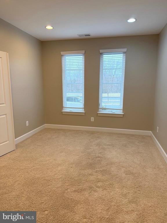 Building Photo - 20396 Roslindale Dr