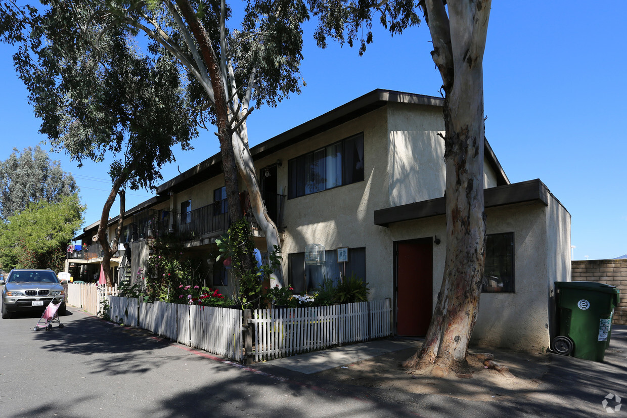 Primary Photo - 239 W Lincoln Ave